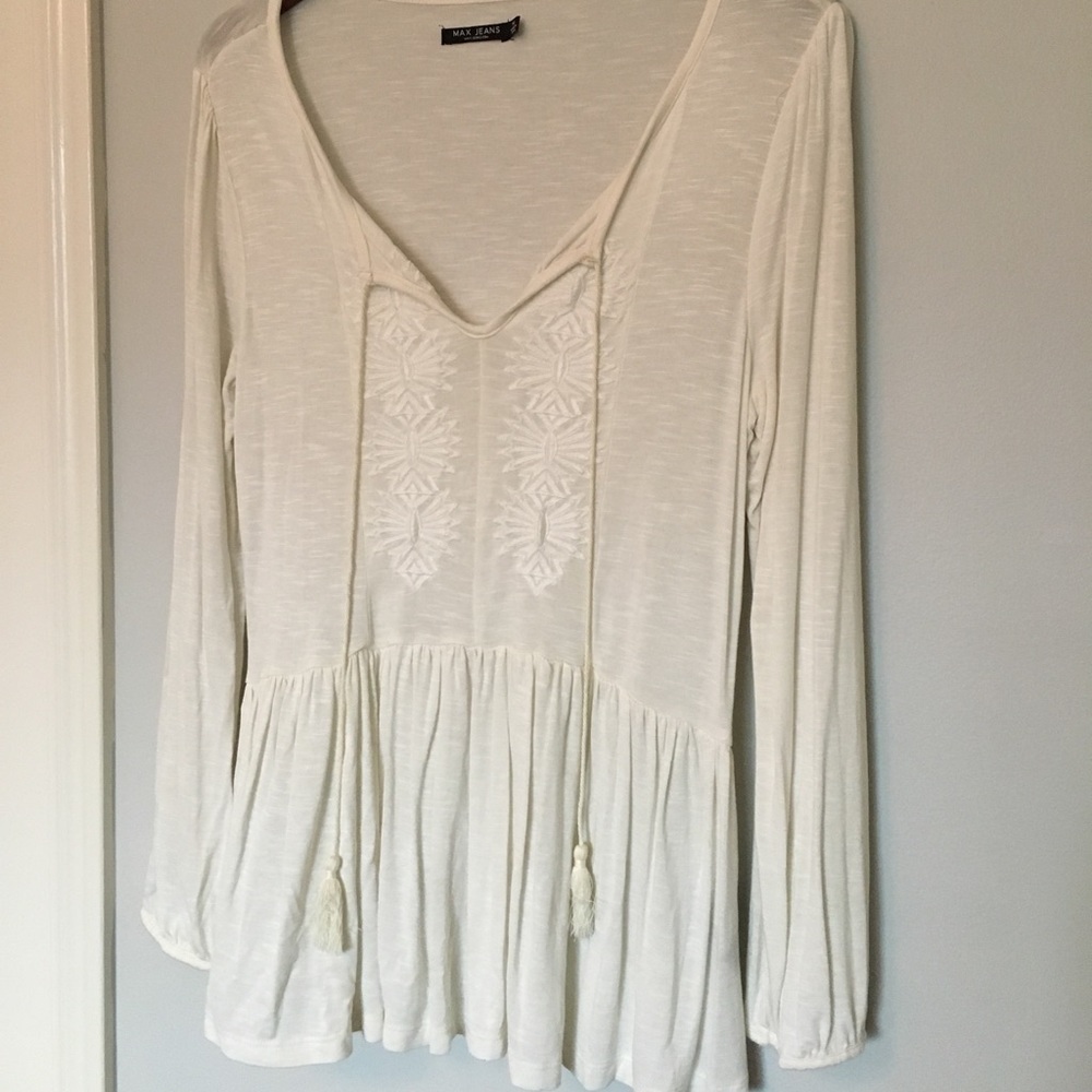 Super cute Bohemian style blouse.